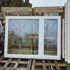 PLASTOVÉ OKNO 2070 × 1550 mm – STARŠÍ